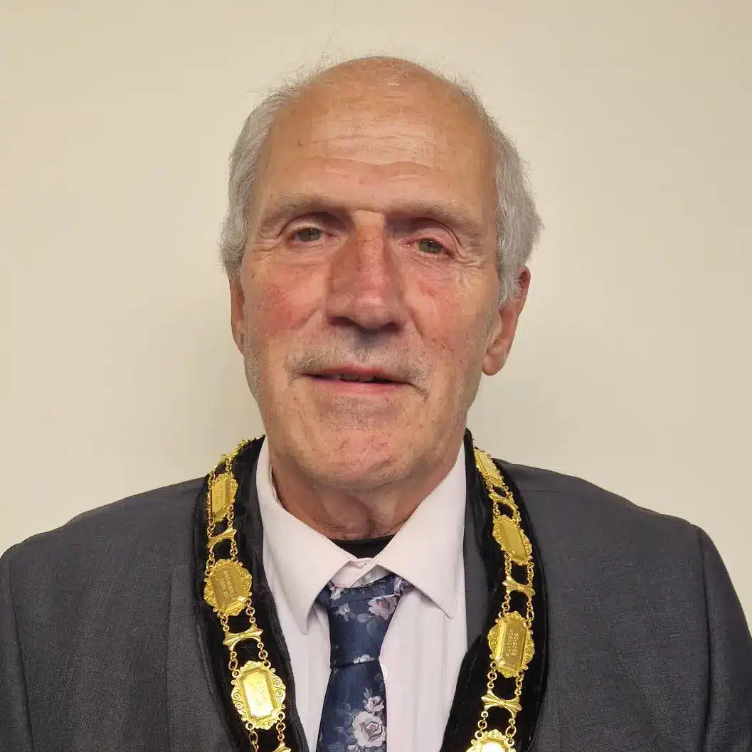 cllr-c-tebbutt-with-chain